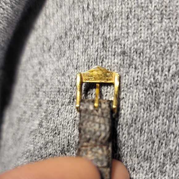 Vintage Gucci 6200L Gold and Brown Leather Watch - Picture 3 of 7
